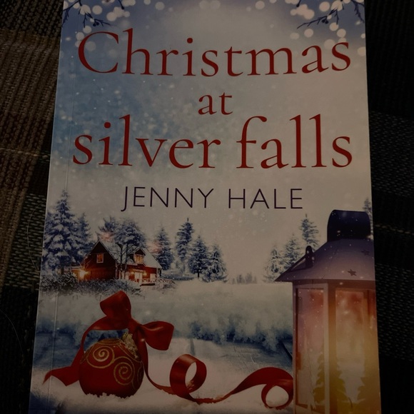 Christmas at Silver Falls -- Jenny Hale - Picture 1 of 1